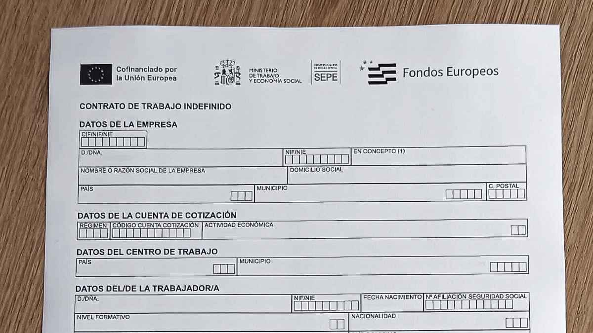 Contrato de trabajo indefinido oficial del SEPE y Ministerio de Trabajo