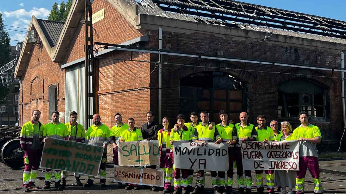 Trabajadores de Renfe y Logirail protestan por riesgos de seguridad y externalización en Valladolid