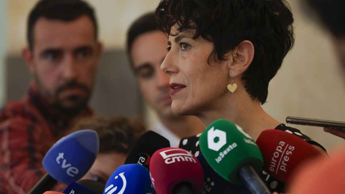 Elma Saiz en rueda de prensa sobre cambios en bajas médicas de la seguridad social