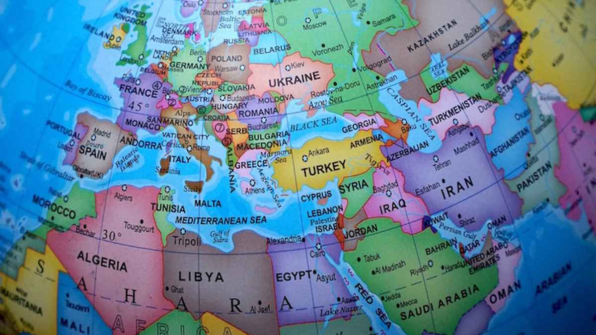Mapa de Europa con España señalada junto a Francia y Portugal