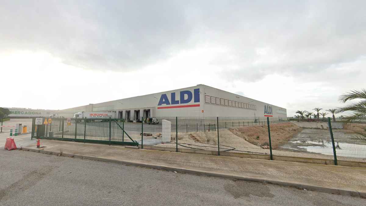 Almacén logístico de ALDI en San Isidro Alicante donde se necesitan mozos de almacén