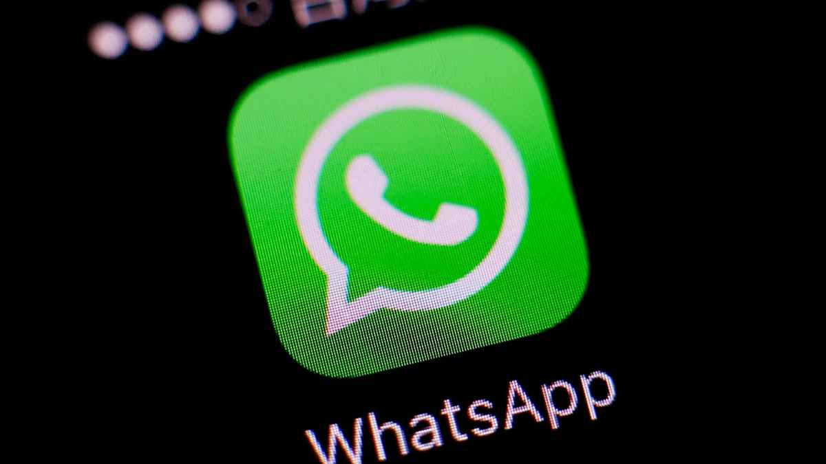 Multa de 70.000 euros a empresa por incluir trabajadora en grupo de WhatsApp sin consentimiento