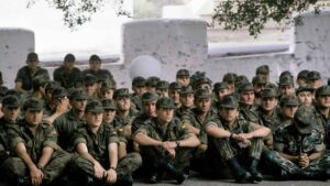 Soldados haciendo la mili para adelantar la jubilación con certificado de la Seguridad Social