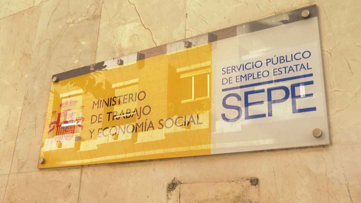 Cartel del SEPE recordando la prórroga del subsidio por desempleo