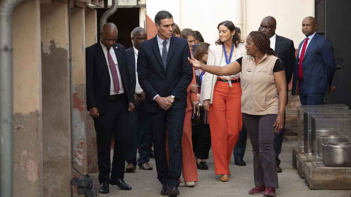 Pedro Sánchez durante una visita institucional en prisión