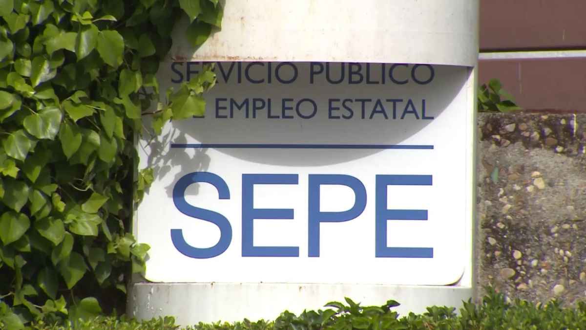 Cartel SEPE Servicio Público de Empleo ayuda 3000 euros trabajadores