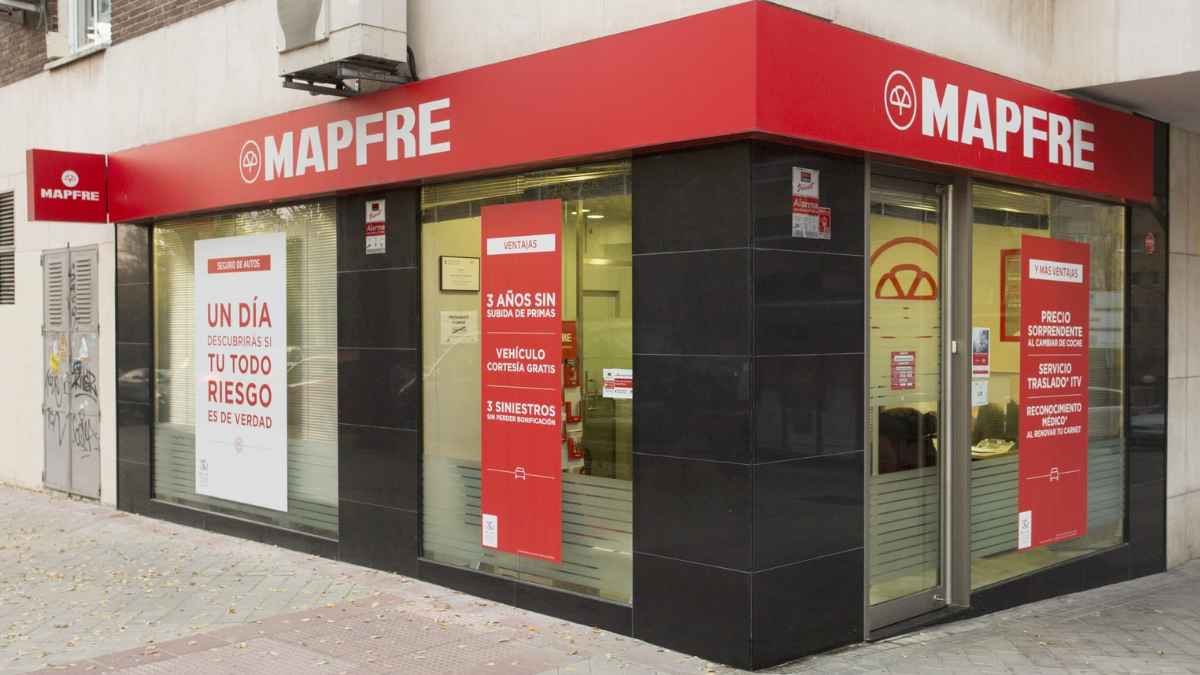 Oficina de Mapfre en España con ofertas de empleo y contrato indefinido