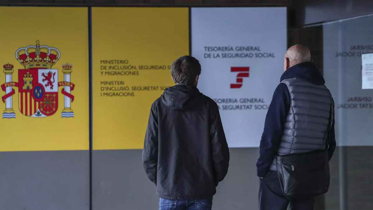 Oficina de la Seguridad Social donde se tramitan pensiones y cotizaciones para mujeres y hombres desde 2026