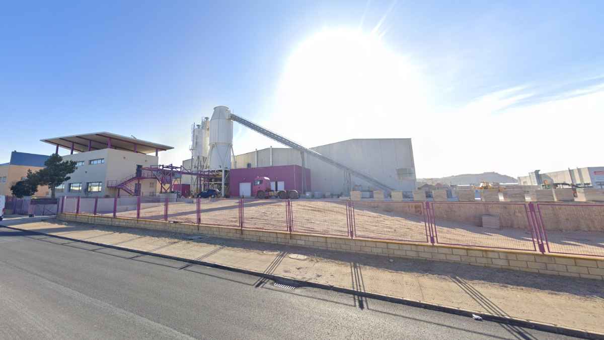 Fábrica de hormigón de PRONAVE IBERICA en Chinchilla de Monte-Aragón donde se ofrece empleo como operador de producción.