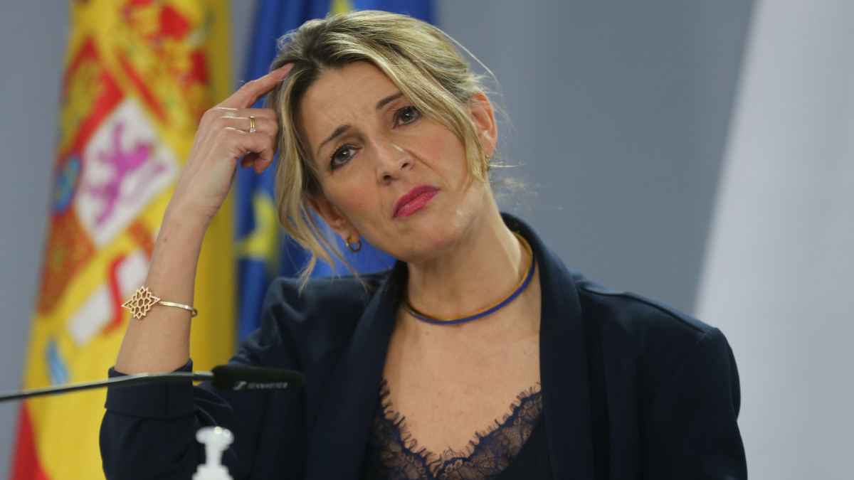 Yolanda Díaz durante el anuncio de la ampliación del permiso por fallecimiento hasta 10 días