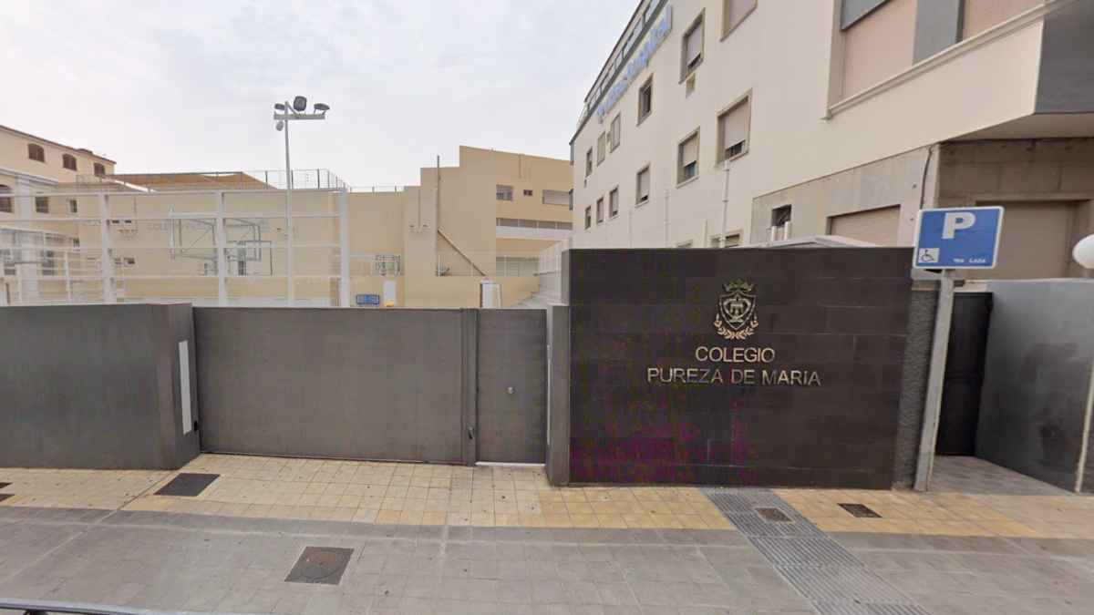 Entrada del Colegio Pureza de María en Santa Cruz de Tenerife