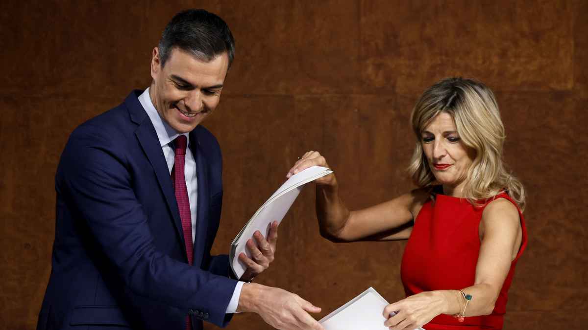 Representantes del Gobierno durante la presentación de la reforma del registro horario laboral