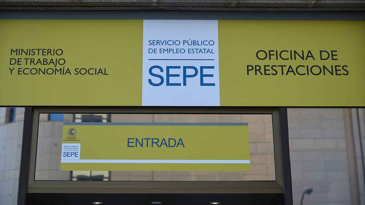 Entrada oficina SEPE donde se gestionan prestaciones por desempleo y contratos fijos discontinuos