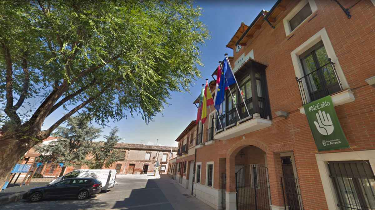 Ayuntamiento de Alovera fachada bolsa de trabajo ordenanza y auxiliar administrativo