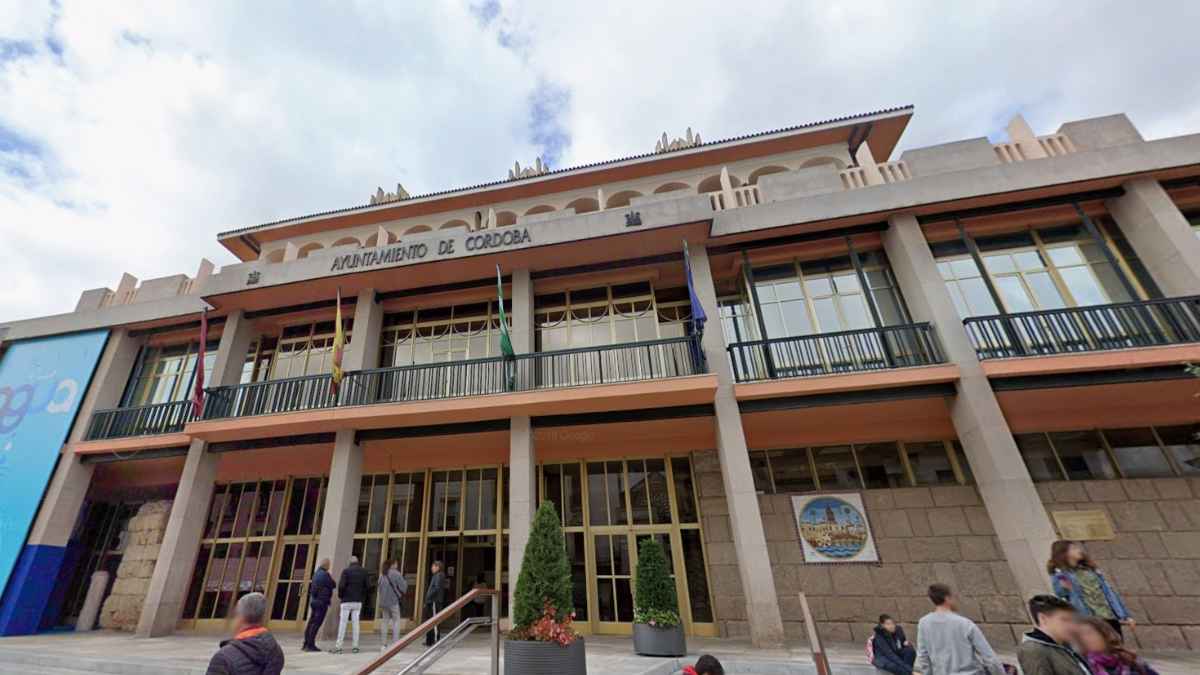 Fachada del Ayuntamiento de Córdoba para la convocatoria de 36 plazas de empleo público