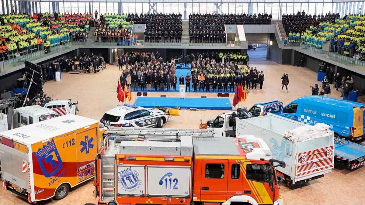 Acto del Ayuntamiento de Madrid con Policía Municipal, Bomberos y Samur en la presentación de la oferta de empleo público 2025