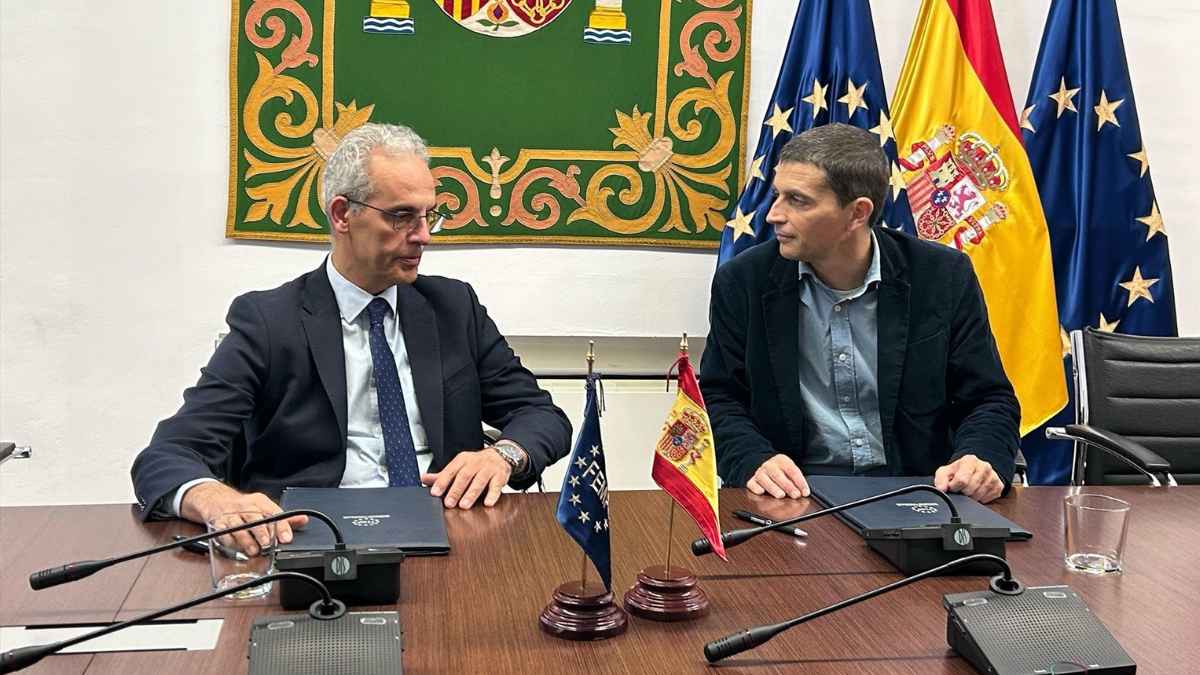 Borja Suárez durante la firma del préstamo del Estado a la Seguridad Social para pagar las pagas extra de Navidad
