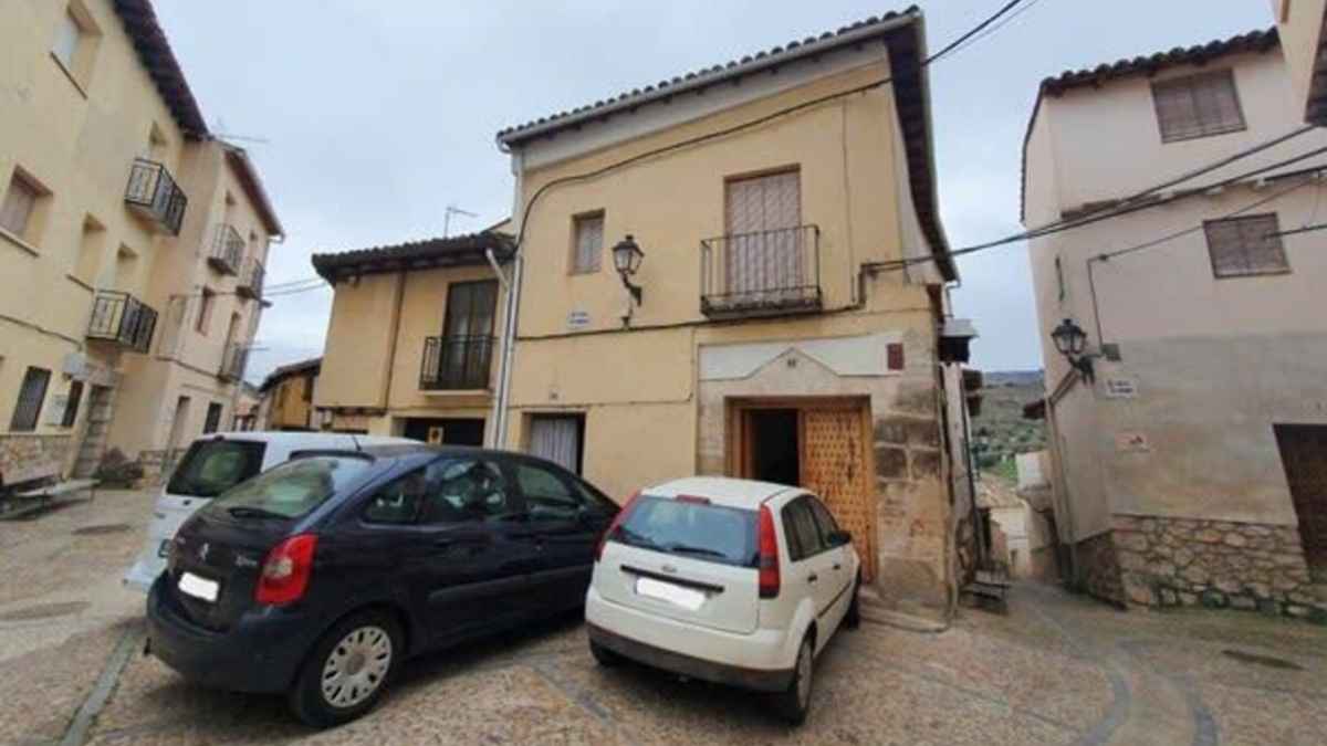 Casa adosada de CaixaBank en Pastrana rebajada por 22.000 euros
