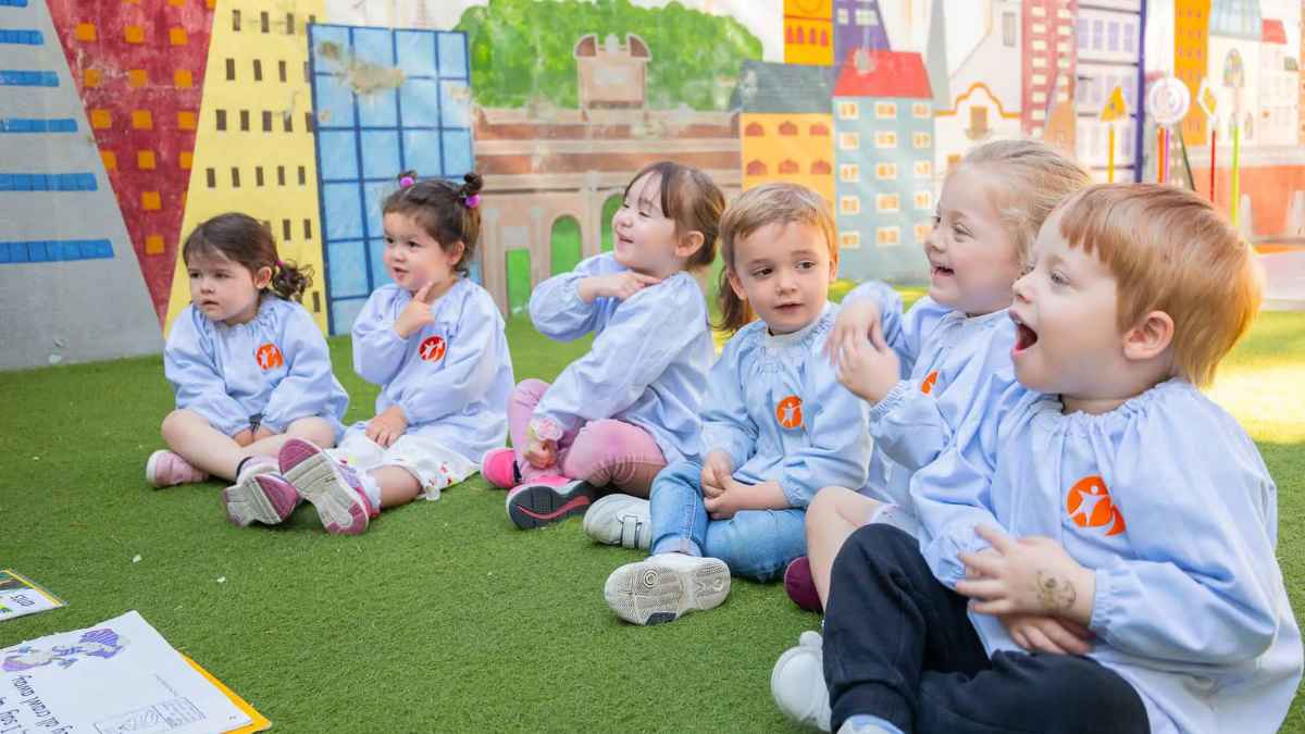 Niños de tres años en escuela infantil de Valencia beneficiarios del cheque escolar y la beca comedor 2025
