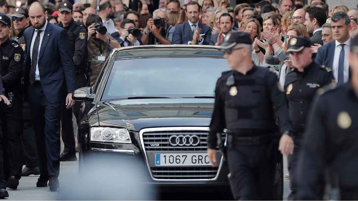 Conductor parque móvil del estado administración general del estado coche oficial