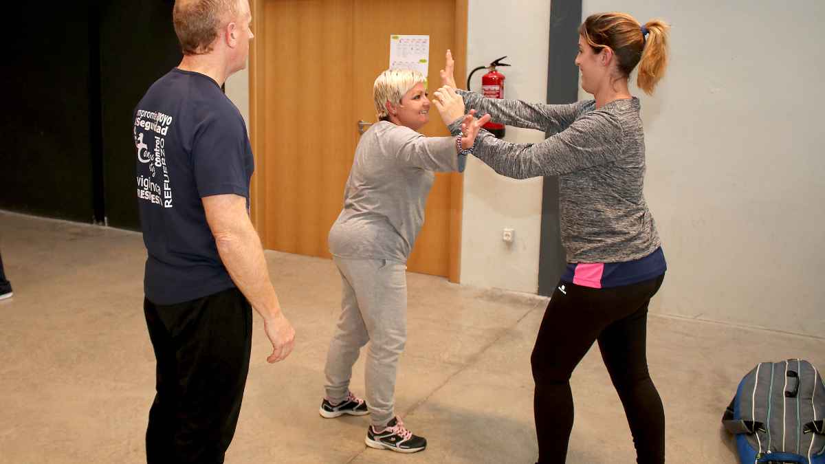 Curso gratuito de defensa personal para mujeres