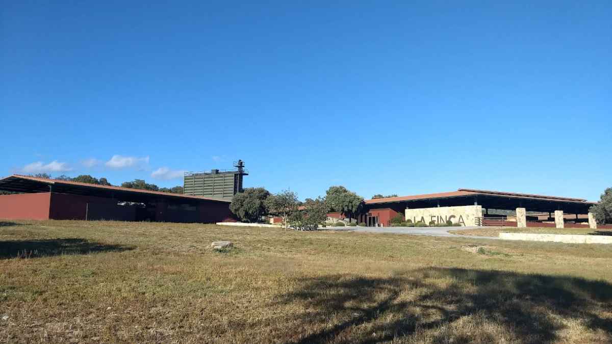 Instalaciones de La Finca en Colmenar del Arroyo, donde se buscan 10 operarios para su fábrica