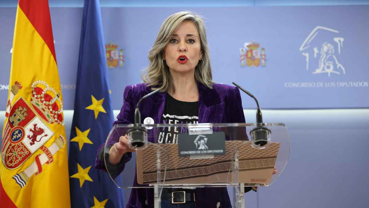 Rueda de prensa en el Congreso presentando medidas de Sumar sobre la renta básica juvenil