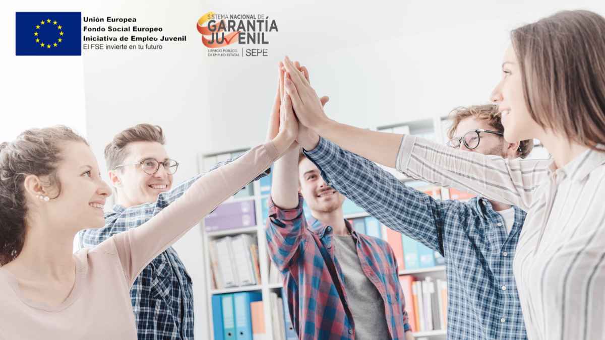 Jóvenes unidos participando en el programa Garantía Juvenil del SEPE