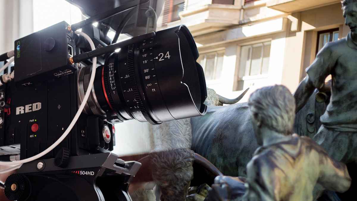 Rodaje audiovisual en Pamplona con cámara profesional dentro de un proyecto de FP Dual audiovisual