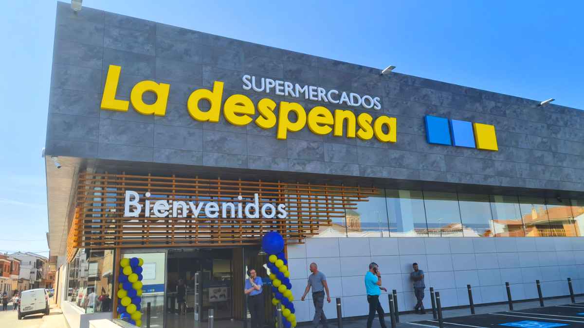 Fachada de un supermercado La Despensa en España