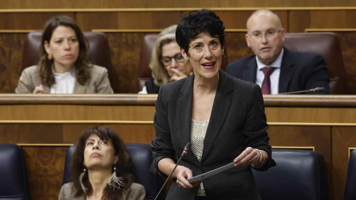 Elma Saiz interviene en el Congreso para confirmar que no se aplicará la regla de los 35 años en las pensiones