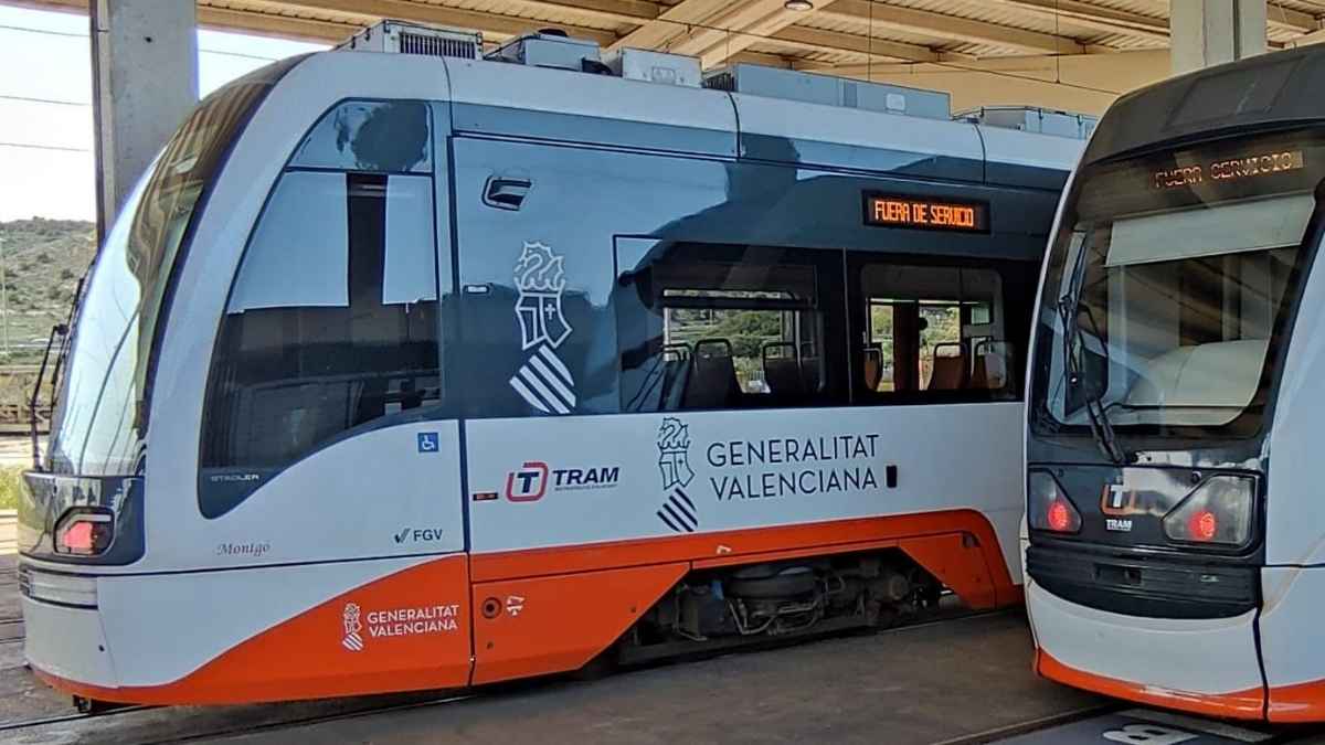 Tren del TRAM de la Generalitat Valenciana operado por FGV en Alicante