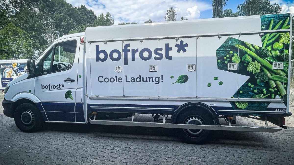 Camión de reparto de Bofrost vinculado a un despido disciplinario por fraude en comisiones