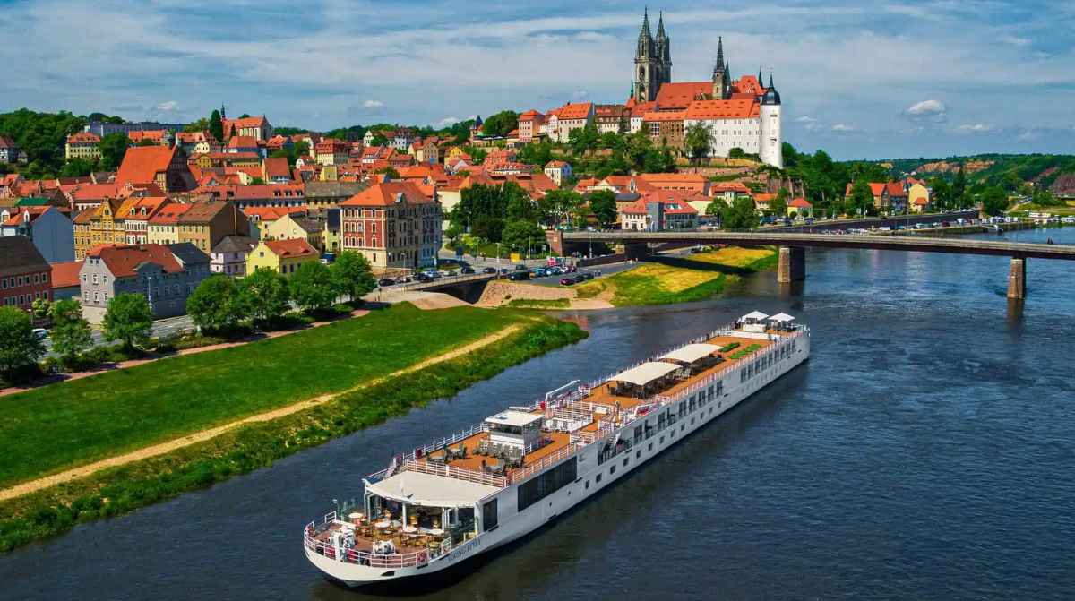 Curso de formación remunerado en navegación fluvial de EURES para trabajar en Suiza por 1.700 euros al mes