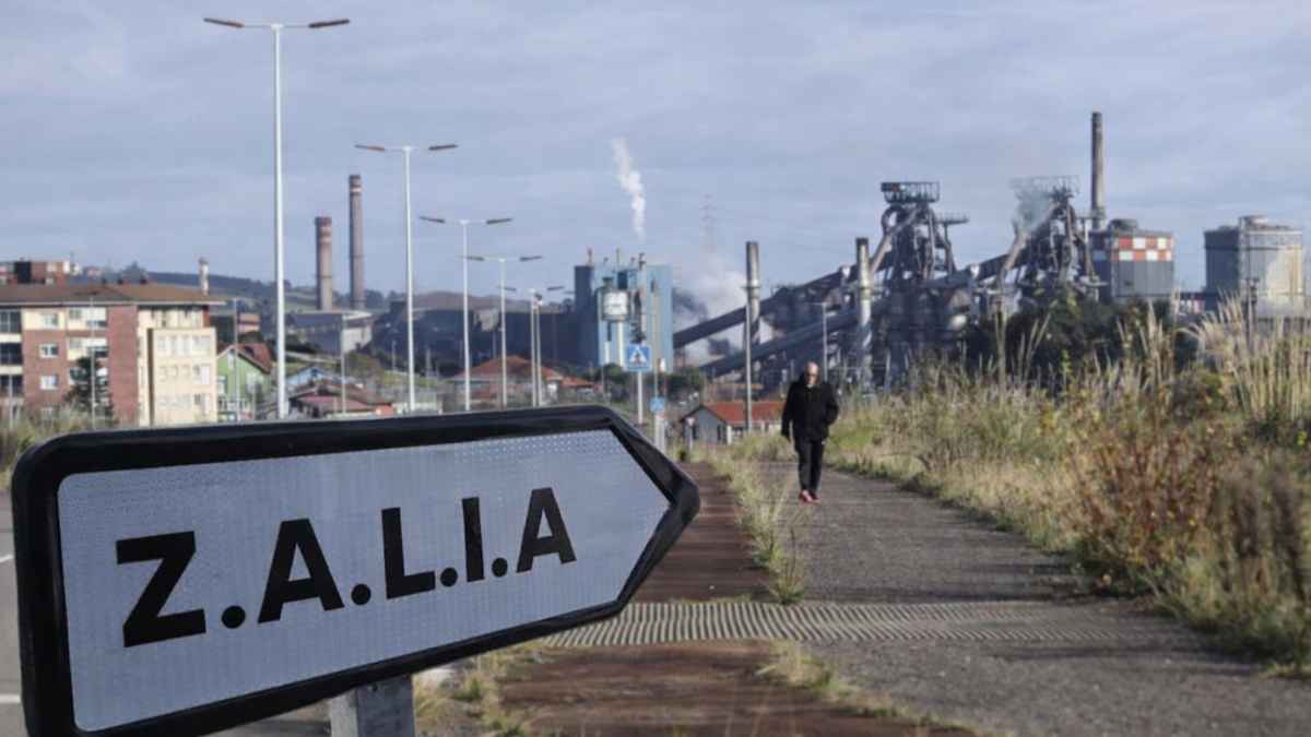 Cartel de la Zalia en Gijón donde se ubicará la fábrica de Sunwafe y se crearán nuevos empleos