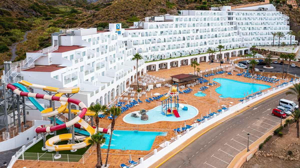 Hotel de cadena hotelera en la costa andaluza que lanza más de 20 ofertas de empleo