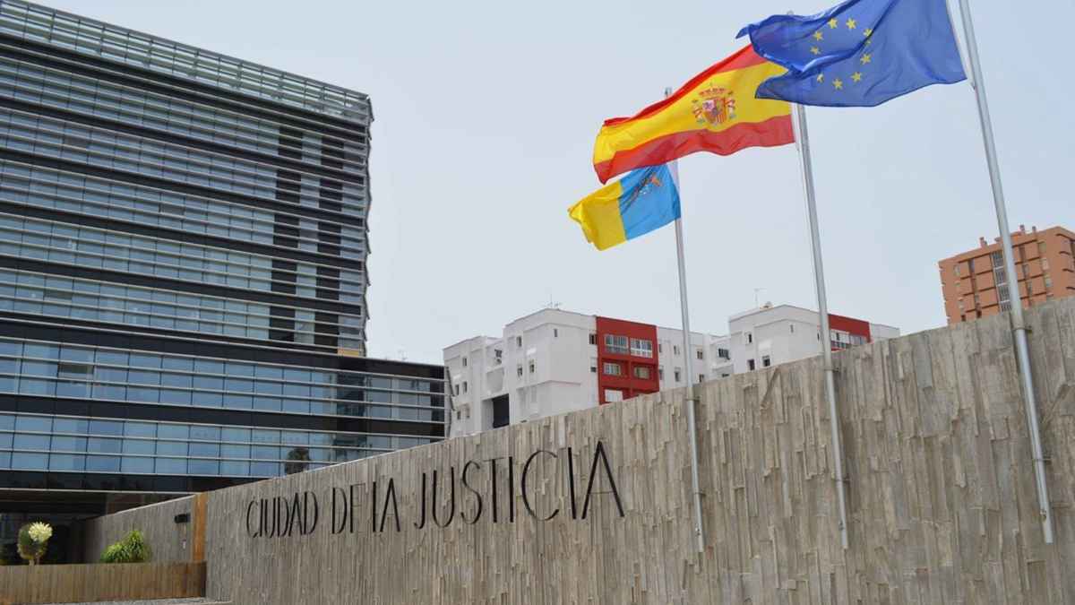 Fachada de la Ciudad de la Justicia de Canarias, donde el TSJ falló contra el SEPE por un subsidio mal calculado
