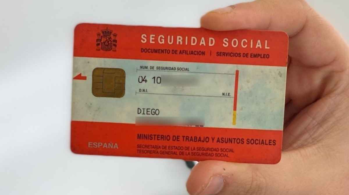 Tarjeta de la Seguridad Social con el número NAF o número de afiliación de un trabajador