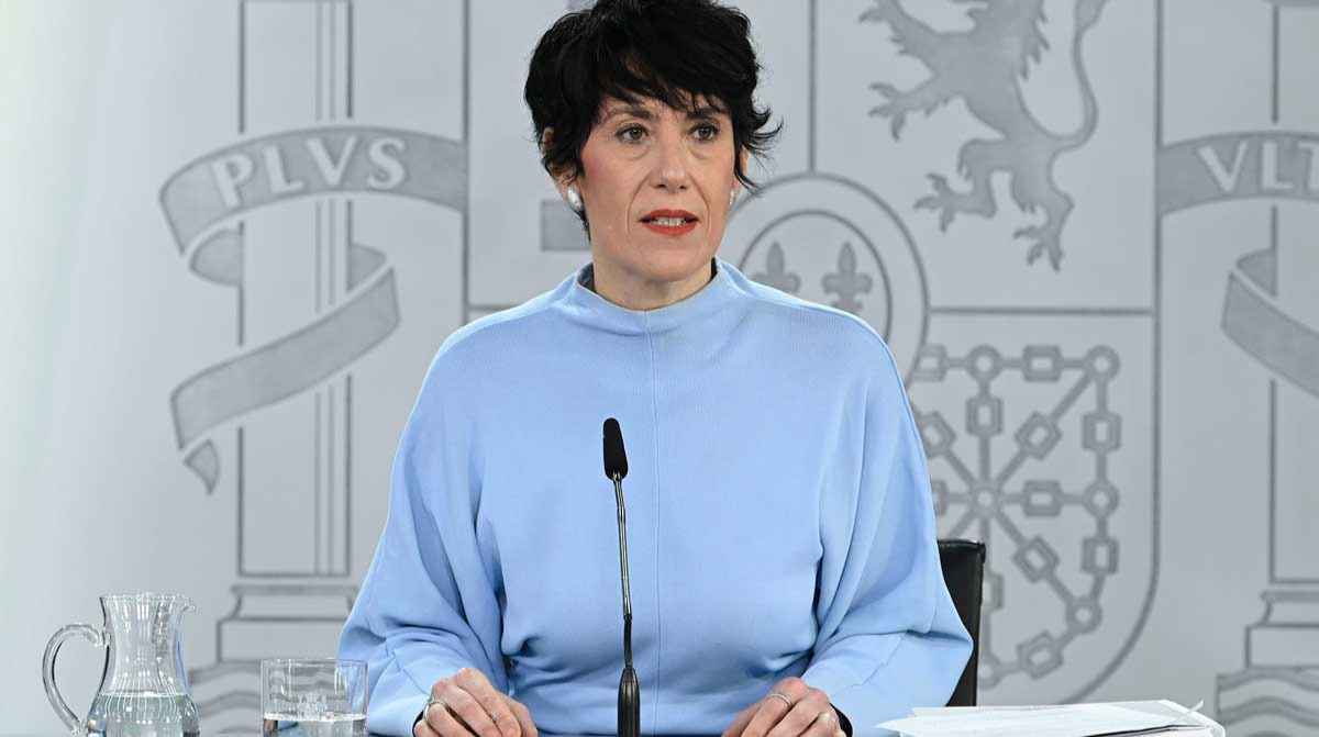 Ministra de Seguridad Social durante la rueda de prensa sobre la jubilación anticipada sin recortes aprobada en el BOE