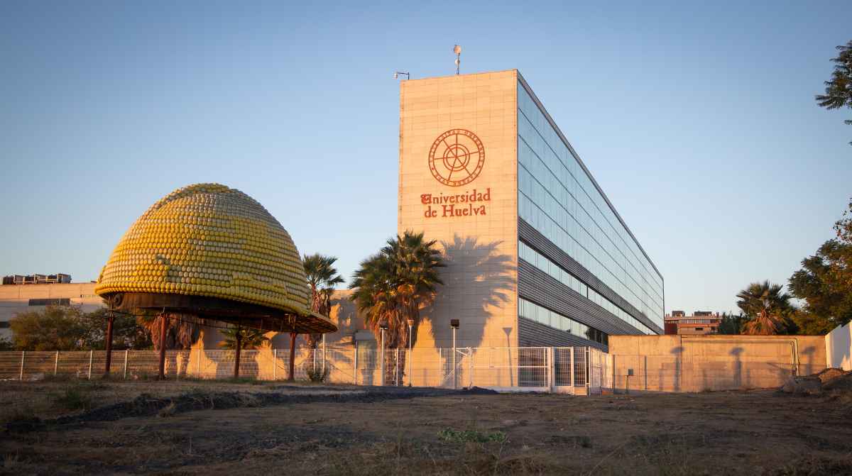 Edificio de la Universidad de Huelva donde se ofertan 28 contratos para jóvenes desempleados menores de 30
