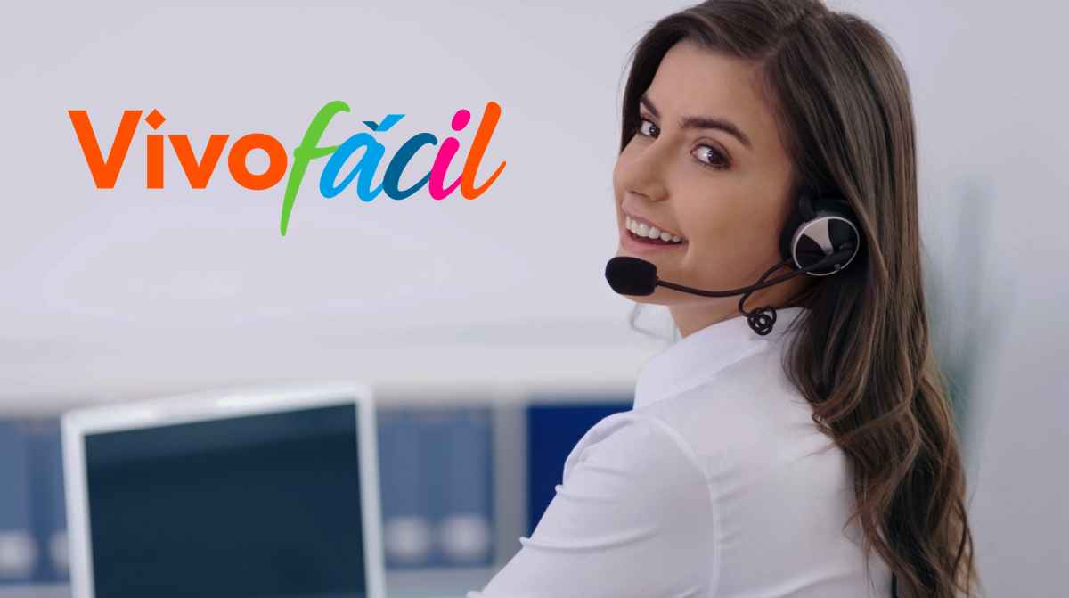 Teleoperadora de Vivofácil con contrato fijo trabajando 4 horas diarias de lunes a viernes