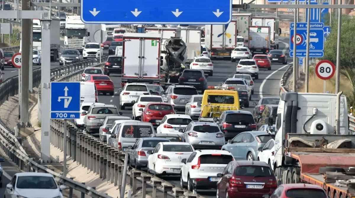 Tráfico de coches en carretera relacionado con los desplazamientos de funcionarios y la compensación por kilometraje