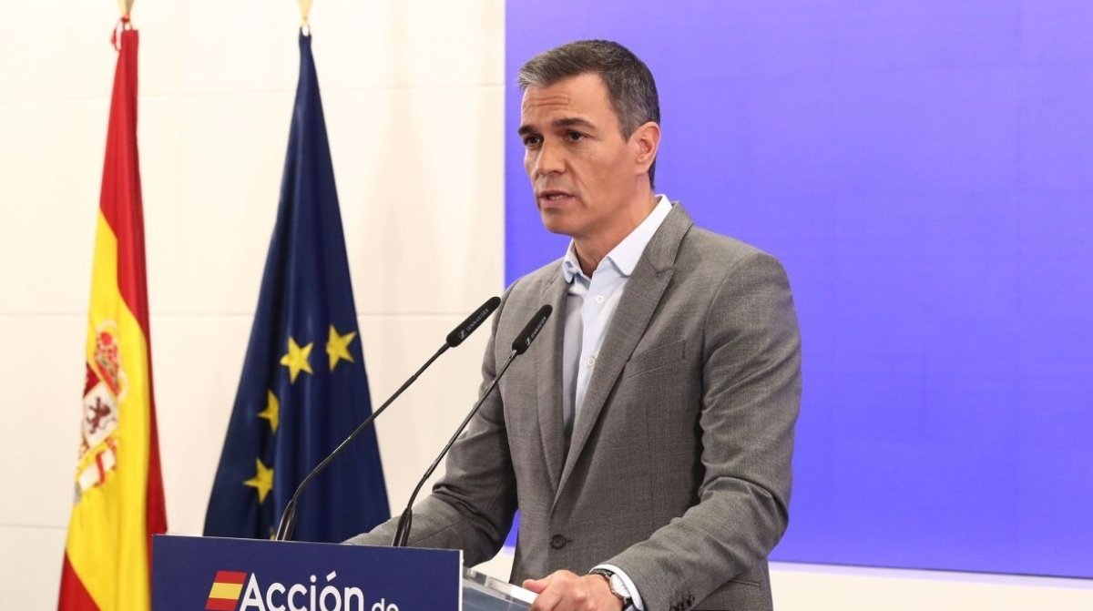 Pedro Sánchez anuncia una inversión histórica de 2.559 millones en becas para el curso 2026-2027