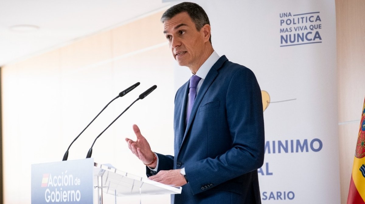 Presidente del Gobierno anunciando cambios en el Ingreso Mínimo Vital en rueda de prensa