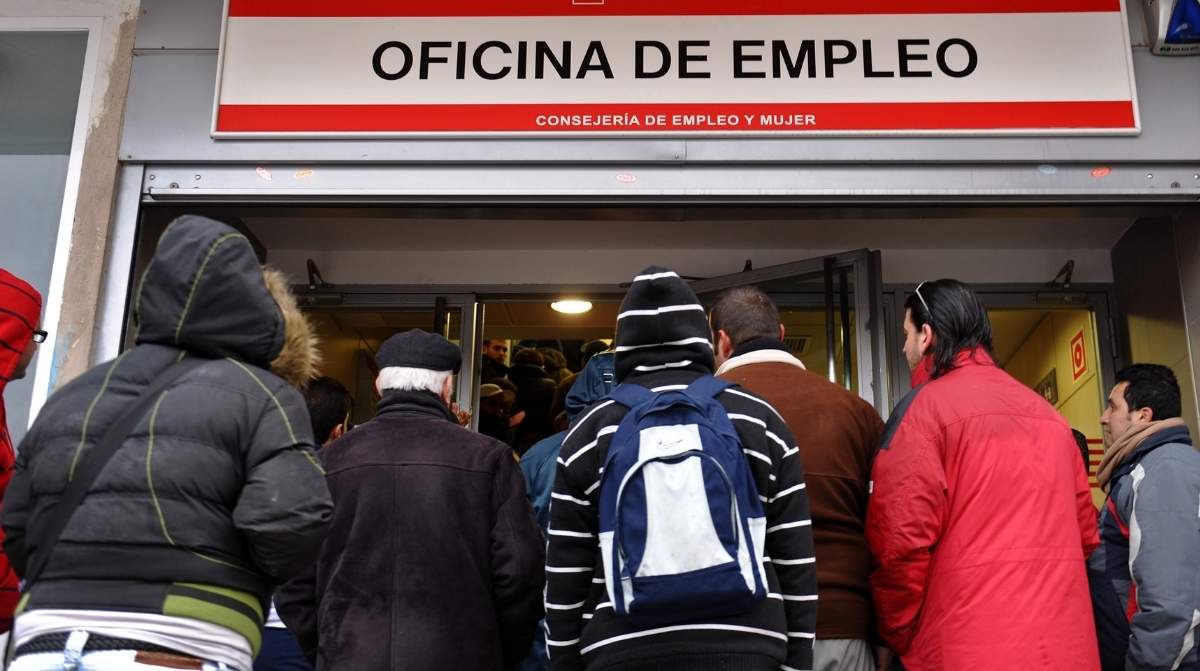 Colapso en oficinas del SEPE y Seguridad Social por la cita previa según denuncia de la OCU