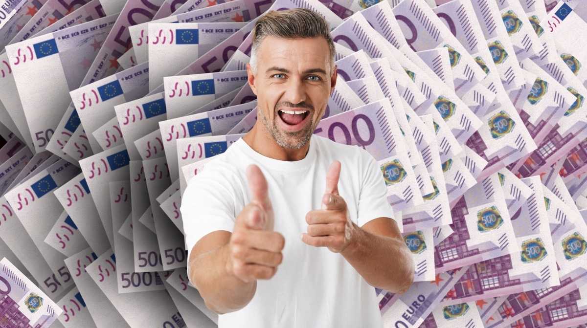 Trabajador financiero celebra tras recibir por error 330 veces su sueldo en una transferencia bancaria