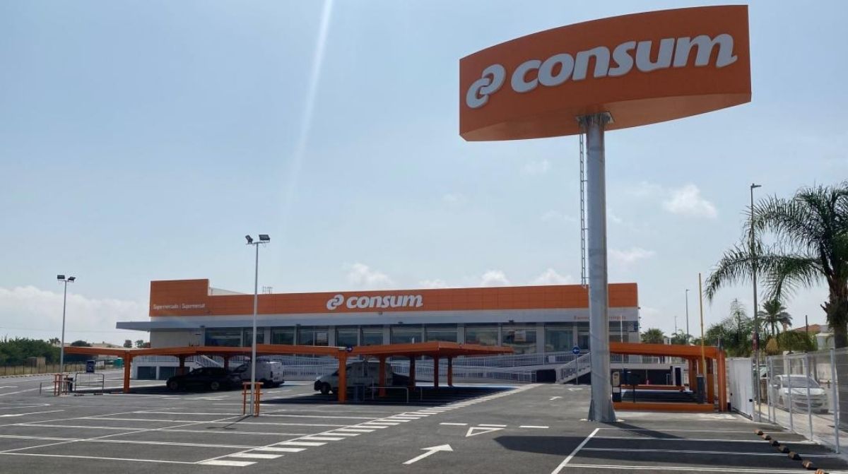 Supermercado Consum con ofertas de empleo para verano y contratación de trabajadores