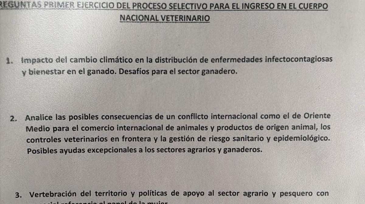 Hoja filtarda en un grupo de WhatsApp con las preguntas mecanografiadas del examen de oposicones al Cuerpo Nacional de Veterinarios