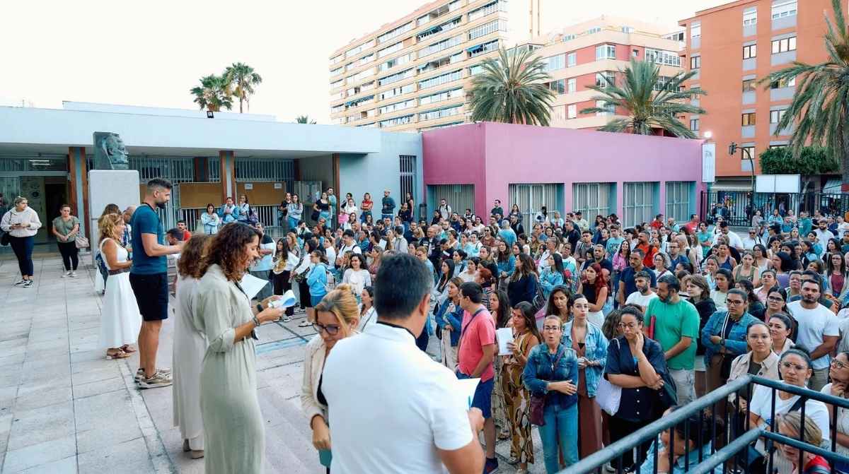 Opositores concentrados tras repetir examen para optar a plazas vacantes de funcionario en la Administración Pública