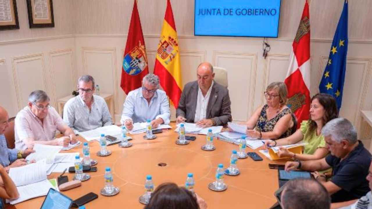 Reunión de la Junta de Gobierno de la Diputación de Segovia que aprobó las ayudas para contratar talento en el sector cárnico